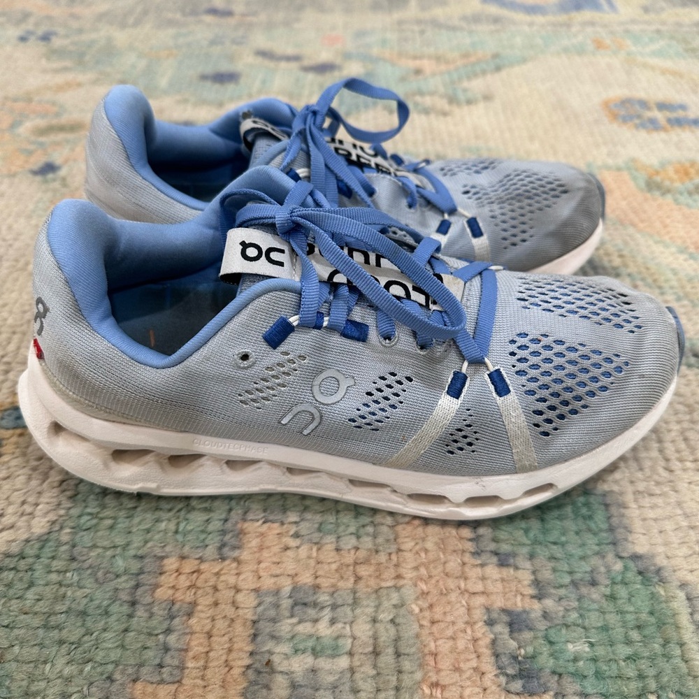 On running shoes-women’s size 8